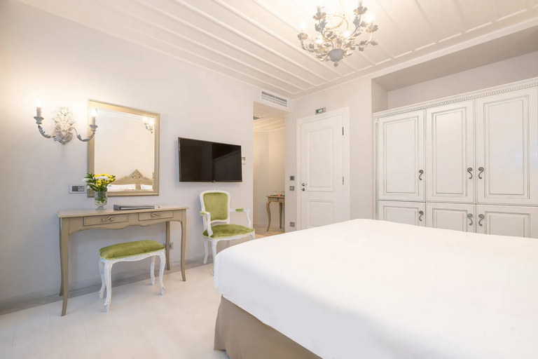 deluxe-room-micraanglia-boutique-hotel-spa-andros-island-01