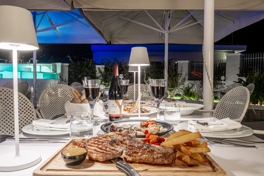 dollys-restaurant-andros-island-55