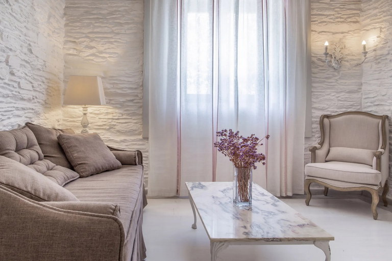 micra-anglia-andros-suite-private-pool-06