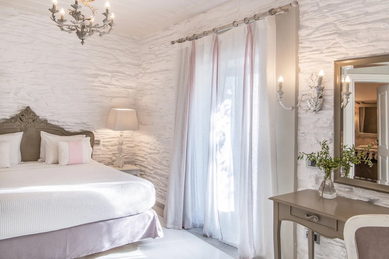 micra-anglia-andros-suite-private-pool-07